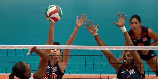 Gimnasta realizando acrobacia